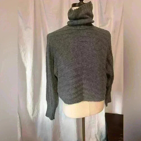 Women’s sweater. Grey. Non smoking home. Size Large. - Picture 1 of 5